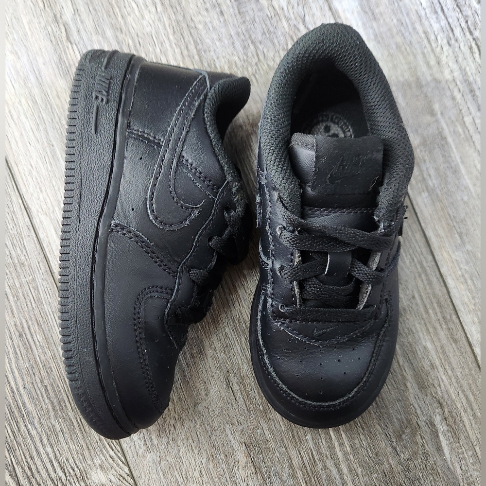 Nike Toddler Kids Black Force 1s Low Casual Sneakers